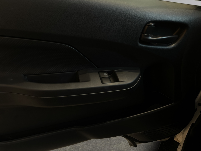 Nissan Comerciales Urvan Panel 4 pts. Amplia, TM5, a/ac. 2024